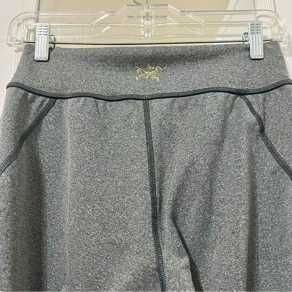 ARC’TERYX Grey Cropped Wide Leg Yoga Pants Size S - Picture 4 of 7
